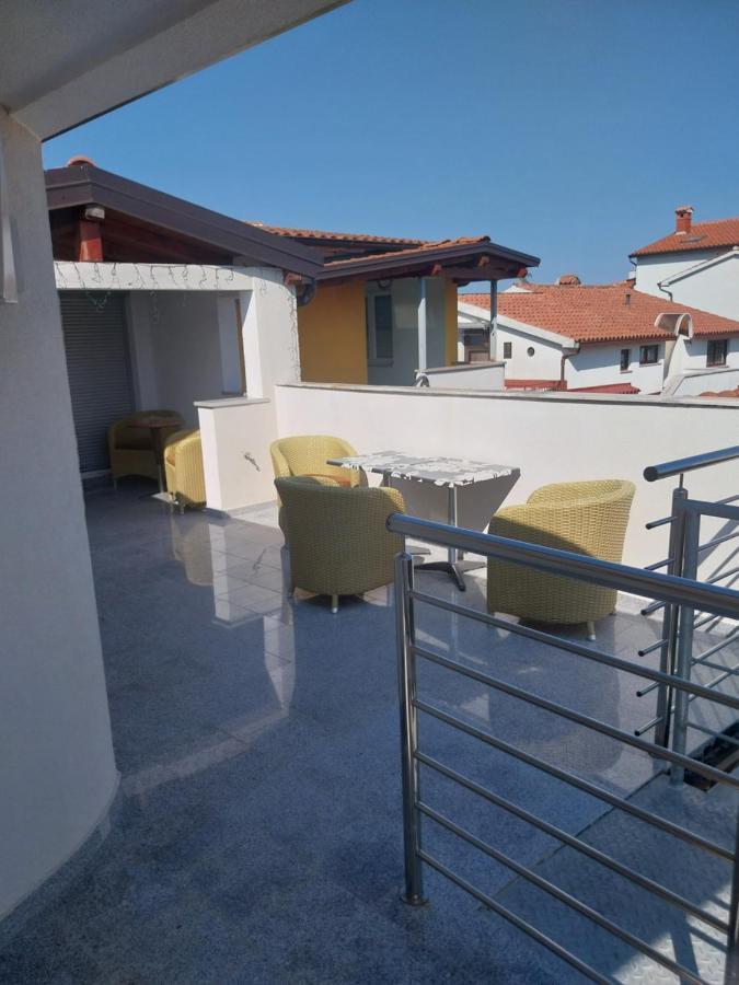 Apartments Residence V Пореч Экстерьер фото